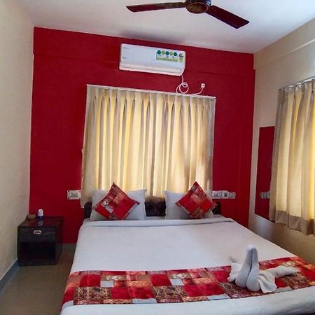 The Tavern Orchid Hotel Kolkata Bagian luar foto