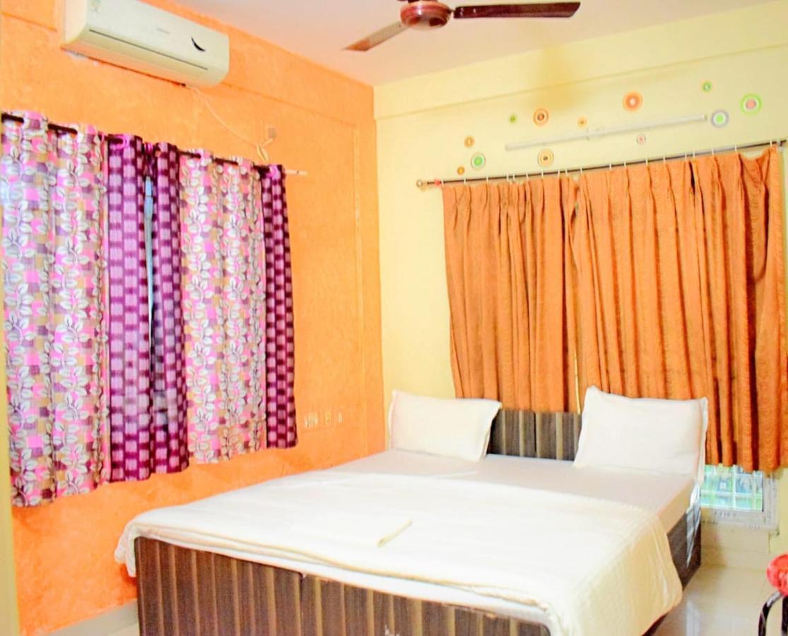 The Tavern Orchid Hotel Kolkata Bagian luar foto