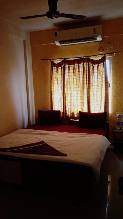The Tavern Orchid Hotel Kolkata Bagian luar foto