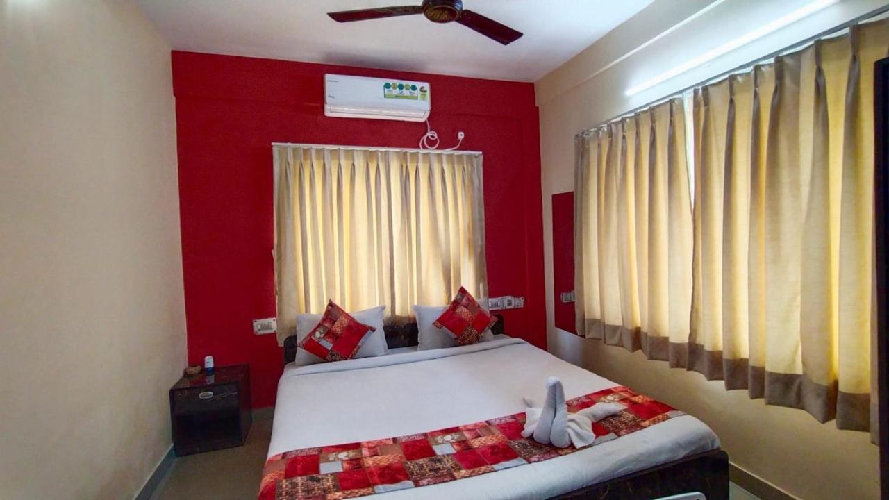 The Tavern Orchid Hotel Kolkata Bagian luar foto